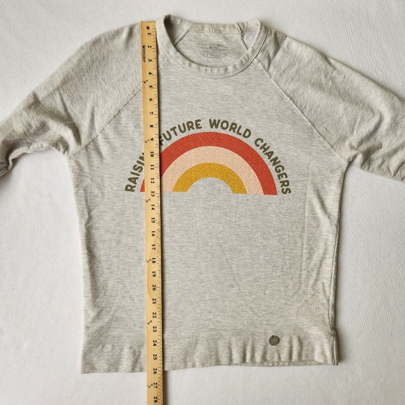 Crowned Free Gray Sweatshirt Raising Future World Changers Graphic Cute Medium - Picture 14 of 17